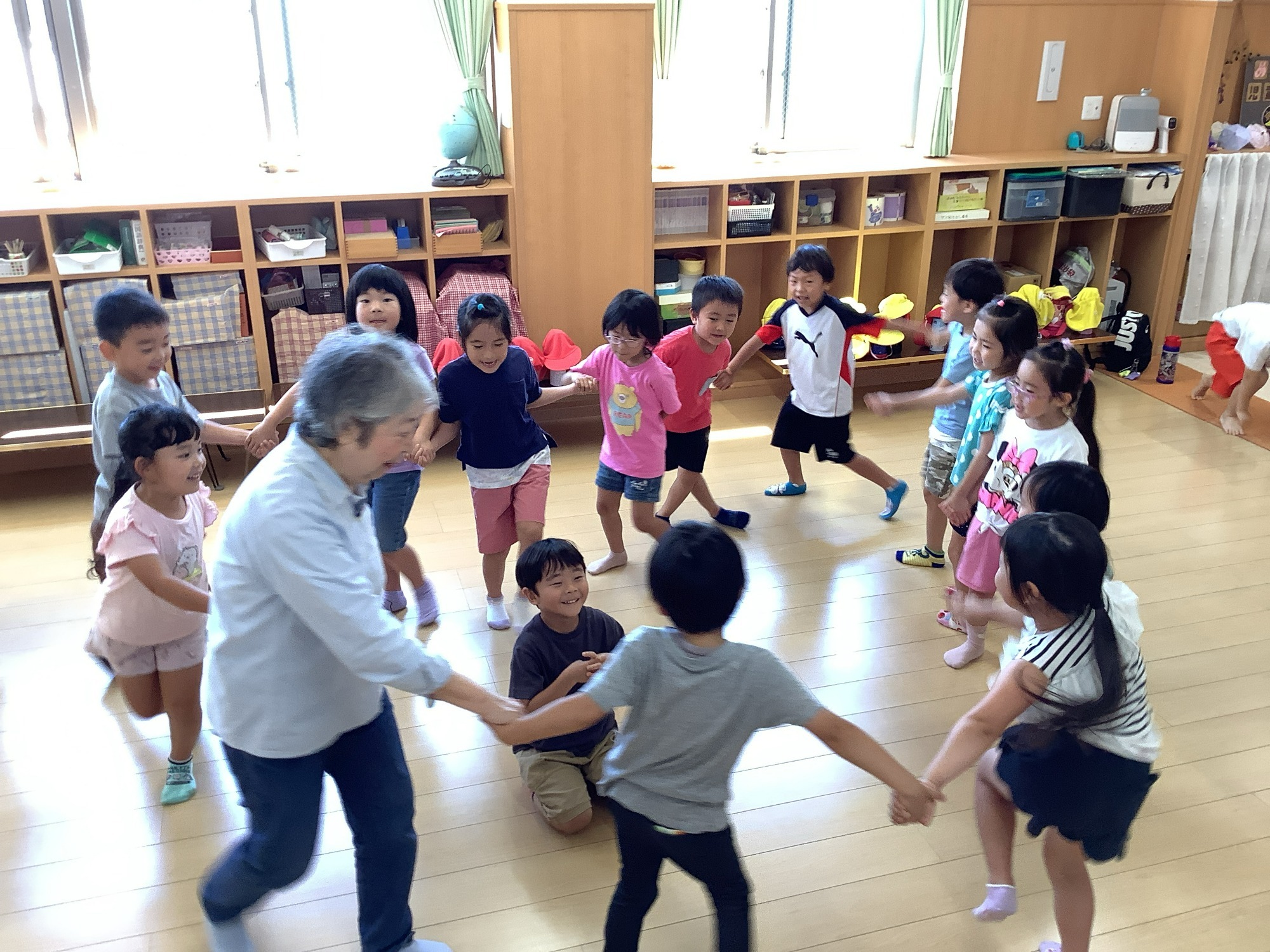 わらべうたであそぼ